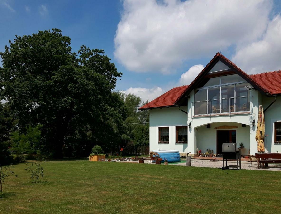Apartamento V přírodě na okraji Frenštátu pod Radhoštěm Frenštát pod Radhoštěm Exterior foto